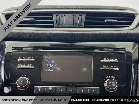 Used 2015 Nissan Rogue SV FWD image 14
