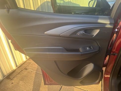 Used 2025 Chevrolet TrailBlazer LT image 10