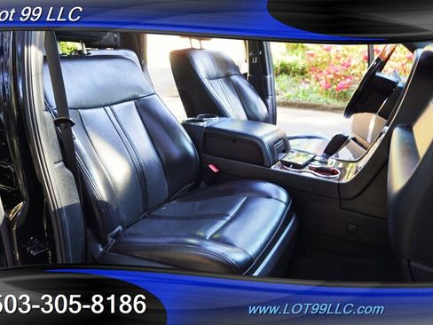 Used 2017 Lincoln Navigator Select AWD/4WD image 21