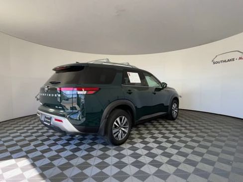 Certified 2025 Nissan Pathfinder SL w/ Cargo Package AWD/4WD image 9