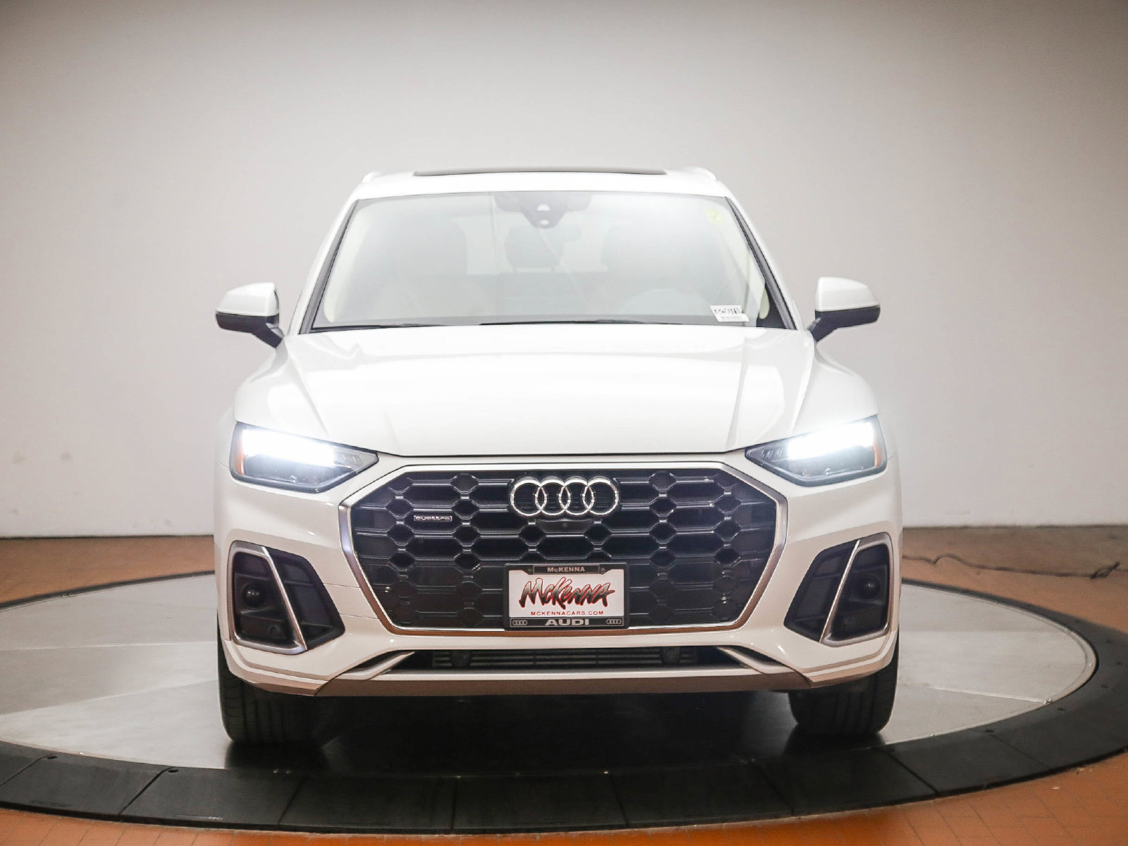 Used 2023 Audi Q5 2.0T Premium Plus AWD/4WD image 2