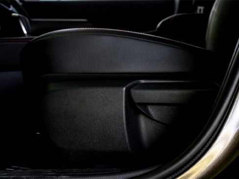 New 2025 Nissan Kicks SR image 8