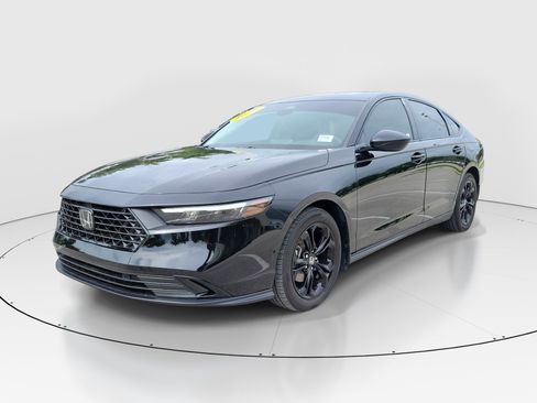 Used 2025 Honda Accord SE image 3