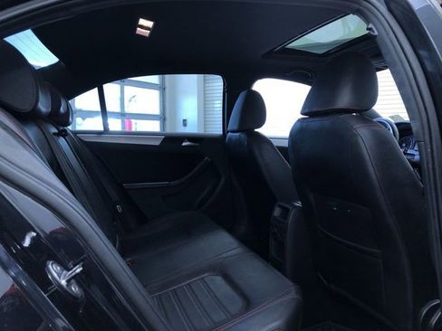 Used 2012 Volkswagen Jetta GLI FWD image 20