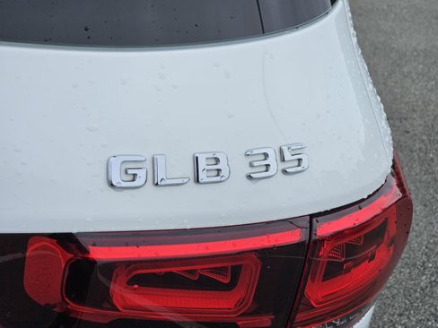 Used 2023 Mercedes-Benz GLB 35 AMG 4MATIC image 7