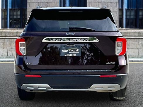 Used 2022 Ford Explorer XLT w/ Equipment Group 202A AWD/4WD image 4