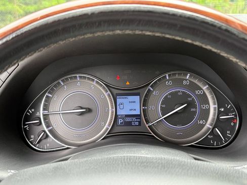 Used 2019 INFINITI QX80 Luxe w/ All-Season Package RWD image 9
