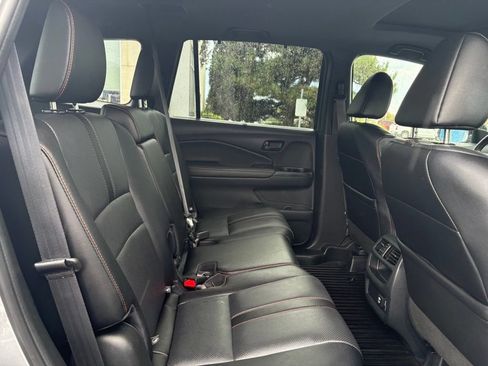 Used 2023 Honda Passport TrailSport image 11