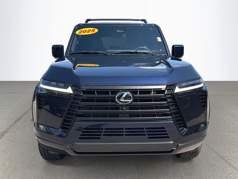 Used 2025 Lexus GX 550 w/ Accessory Package (2T) image 9