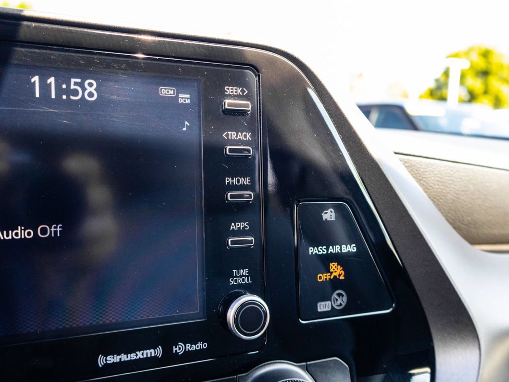Used 2022 Toyota Highlander LE FWD image 26
