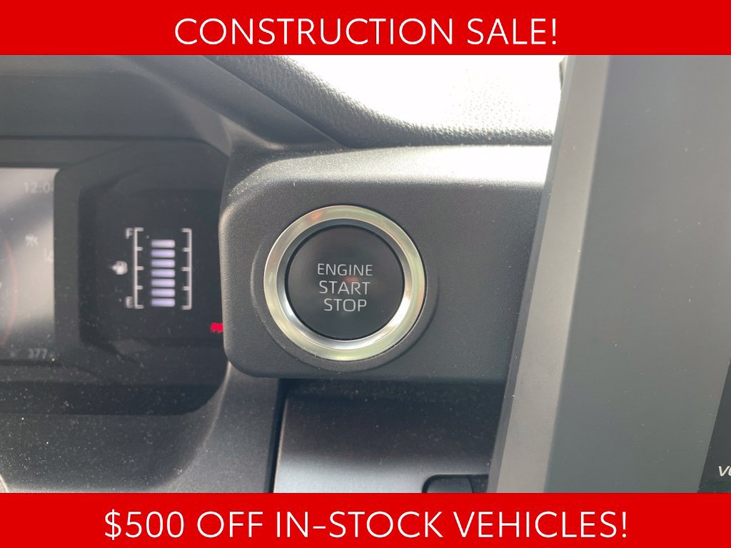 Used 2025 Toyota 4Runner SR5 AWD/4WD image 21