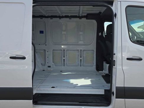 Used 2025 Mercedes-Benz Sprinter 2500 image 12