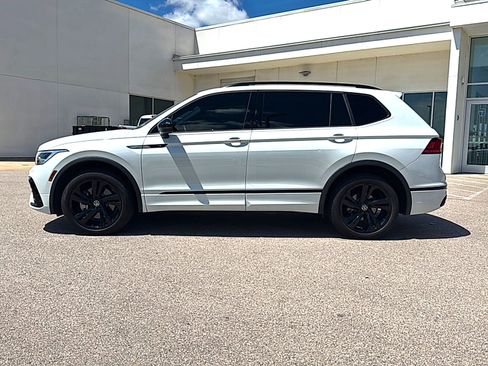 Used 2023 Volkswagen Tiguan SE R-Line FWD image 4