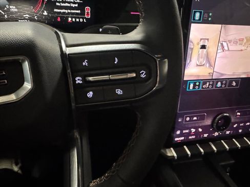 Used 2024 GMC Acadia AT4 w/ Luxury Package image 25