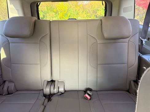 Used 2020 Chevrolet Suburban Premier image 16