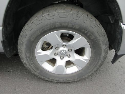 Used 2020 RAM 1500 Big Horn AWD/4WD image 9