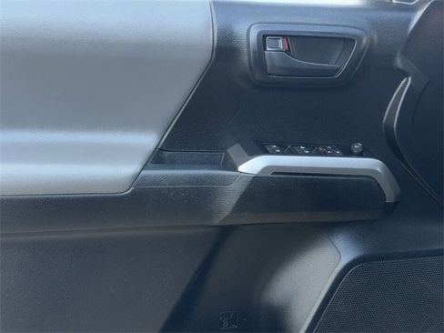 Used 2022 Toyota Tacoma SR5 image 23