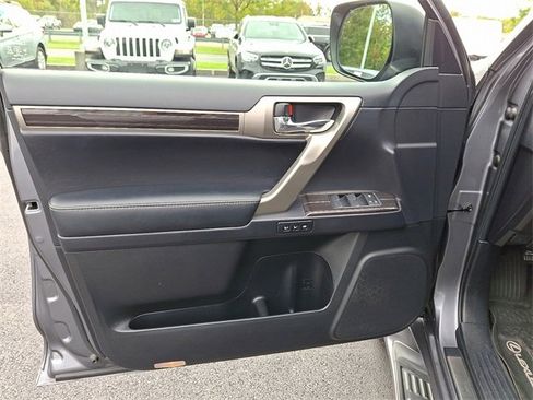 Used 2020 Lexus GX 460 Premium image 13