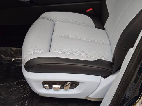 Certified 2025 Rolls-Royce Cullinan Black Badge image 34