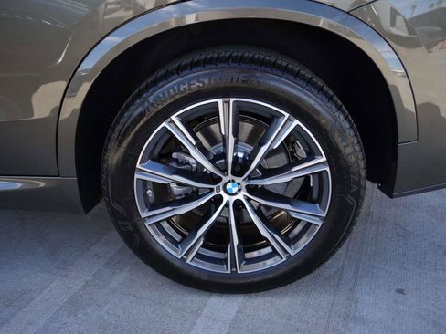 Used 2025 BMW X5 xDrive40i w/ Executive Package image 6