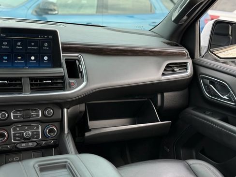 Used 2024 Chevrolet Tahoe Z71 w/ Luxury Package AWD/4WD image 34