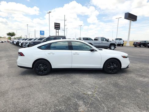 Used 2025 Honda Accord SE image 7
