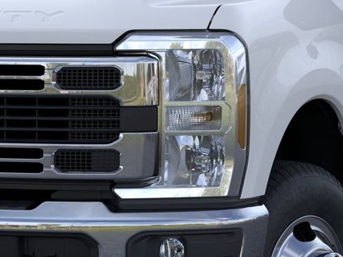 New 2026 Ford F350 XLT AWD/4WD image 18