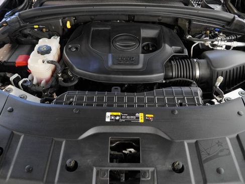 Certified 2023 Jeep Grand Cherokee Overland AWD/4WD image 52