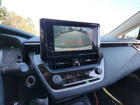 Used 2024 Toyota Corolla LE w/ LE Convenience Package image 20