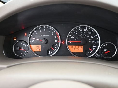 Used 2012 Nissan Frontier SL image 15