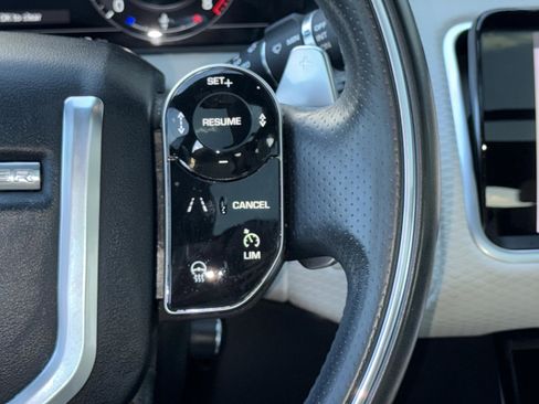 Used 2019 Land Rover Range Rover Velar R-Dynamic SE AWD/4WD image 33