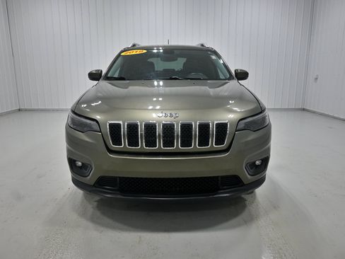 Used 2019 Jeep Cherokee Latitude Plus w/ Comfort/Convenience Group AWD/4WD image 24