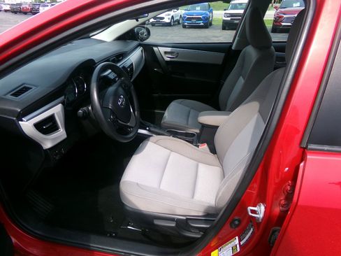 Used 2016 Toyota Corolla LE FWD image 11