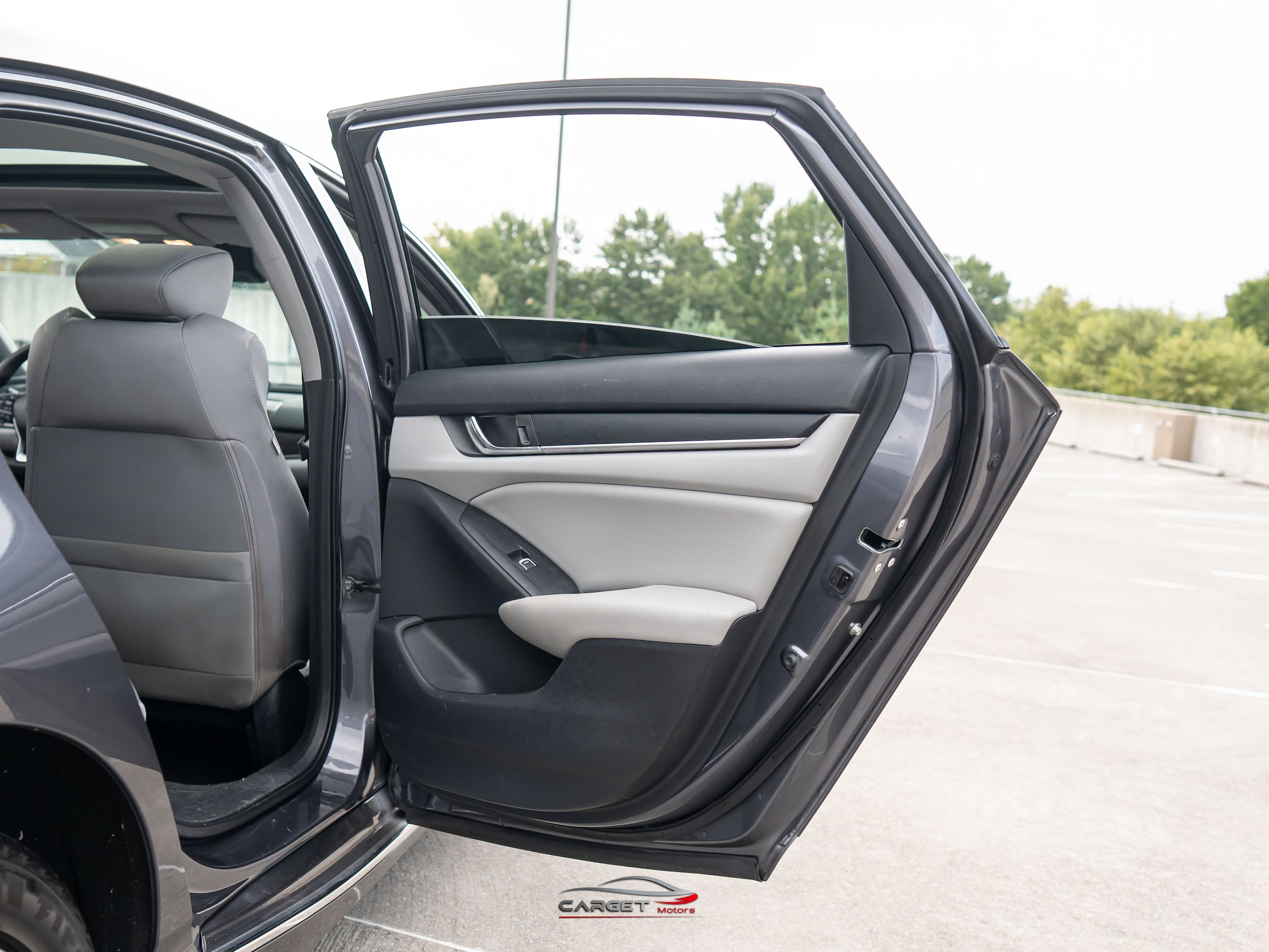 Used 2020 Honda Accord EX image 37