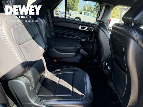 Used 2020 Ford Explorer XLT w/ Equipment Group 202A AWD/4WD image 32