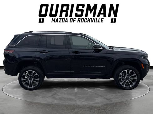 Used 2023 Jeep Grand Cherokee Overland AWD/4WD image 7