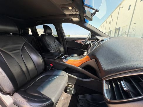 Used 2016 Lincoln MKX Reserve w/ Enhanced Security Package FWD image 34