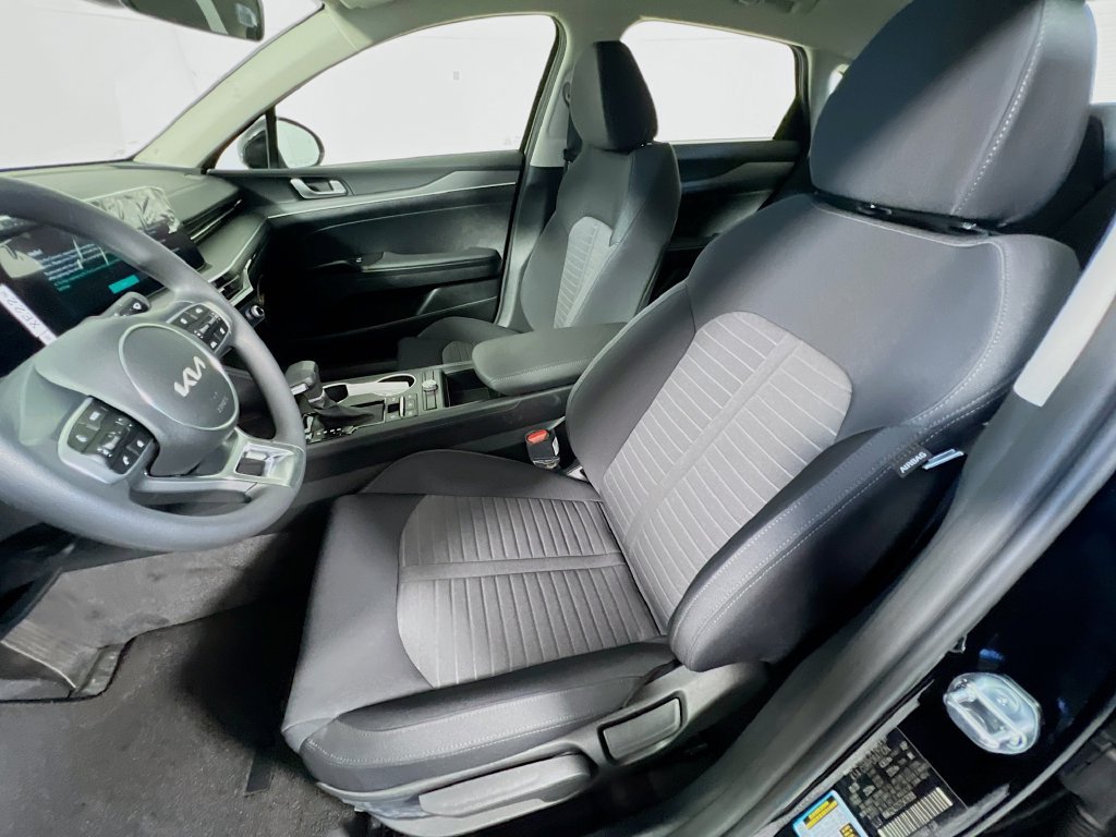 New 2026 Kia K5 LXS FWD image 17