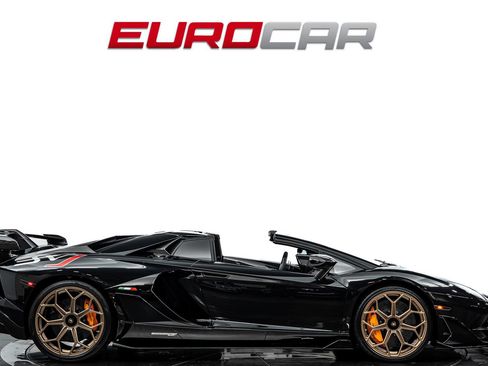 Used 2021 Lamborghini Aventador SVJ AWD/4WD image 8