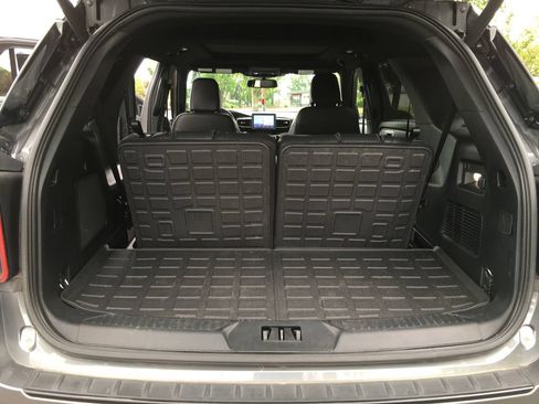 Used 2023 Ford Explorer ST-Line w/ Class IV Trailer Tow Package AWD/4WD image 28