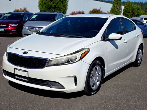 Used 2018 Kia Forte LX FWD image 5