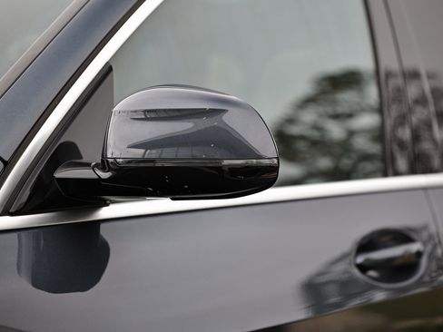 Used 2022 BMW X5 xDrive40i w/ Premium Package image 11