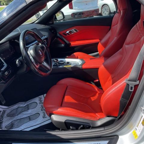Used 2022 BMW Z4 M40i w/ Premium Package RWD image 2