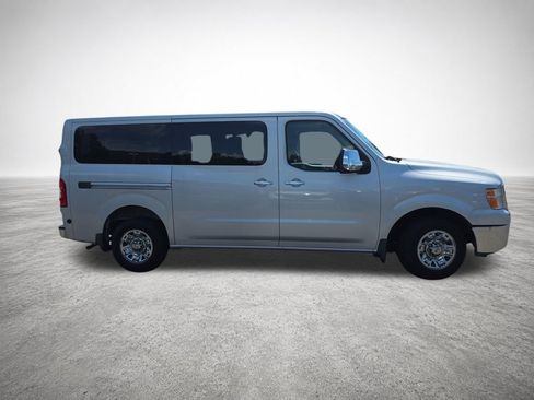 Used 2015 Nissan NV 3500 SV RWD image 9