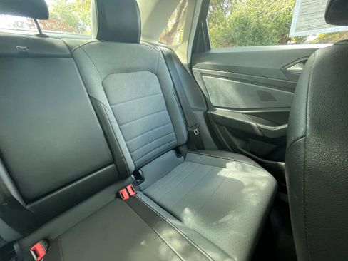 Used 2025 Volkswagen Jetta SE image 36