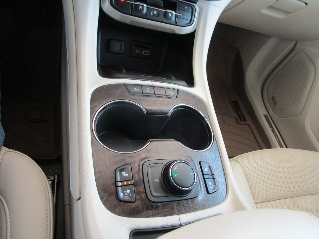 Used 2023 GMC Acadia Denali w/ Denali Ultimate Package FWD image 42