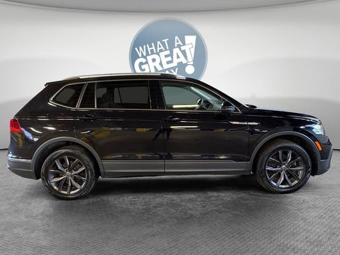 Used 2022 Volkswagen Tiguan SE AWD/4WD image 2