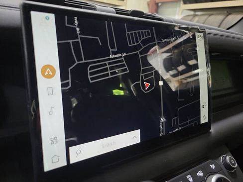 New 2025 Land Rover Defender 110 S image 32