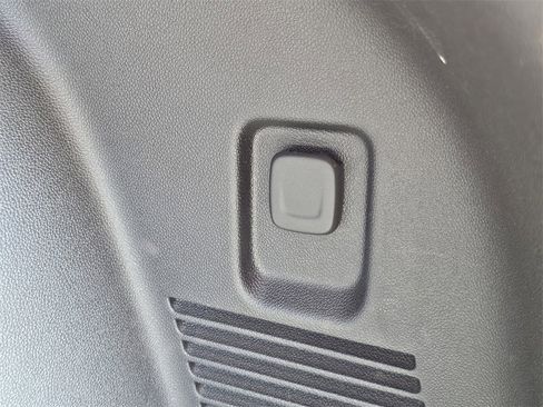 Used 2025 Chevrolet Blazer RS image 27