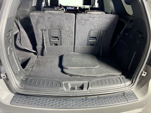 Used 2023 Dodge Durango R/T w/ Tow 'N Go Package AWD/4WD image 27